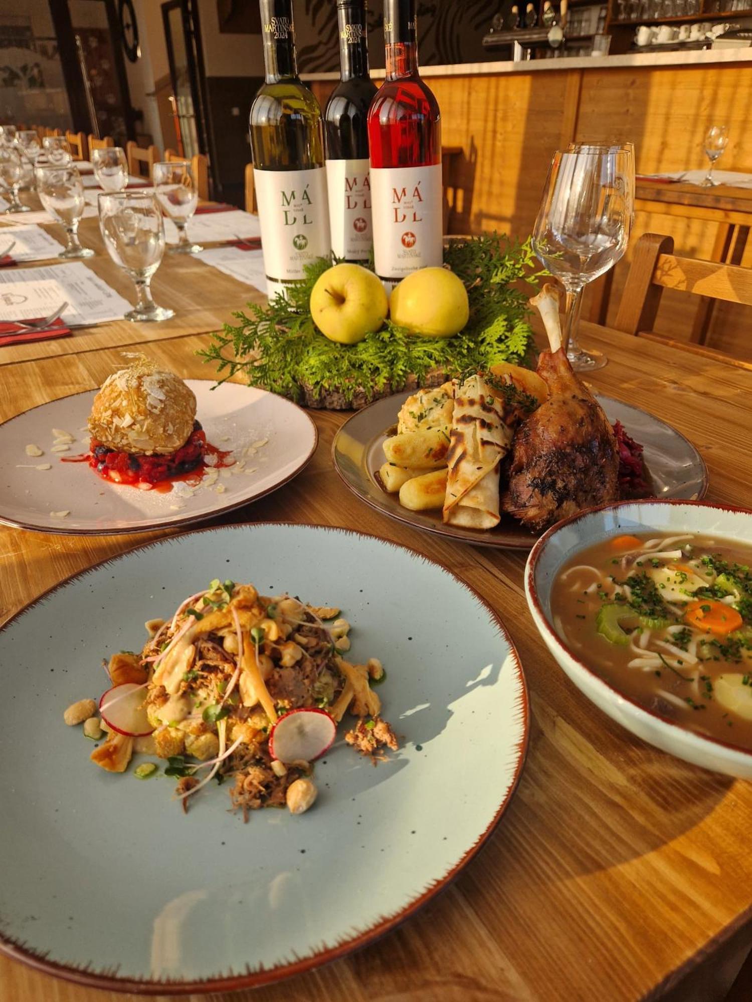 Sport Relax Hotel Na Kopecku Krinec ภายนอก รูปภาพ