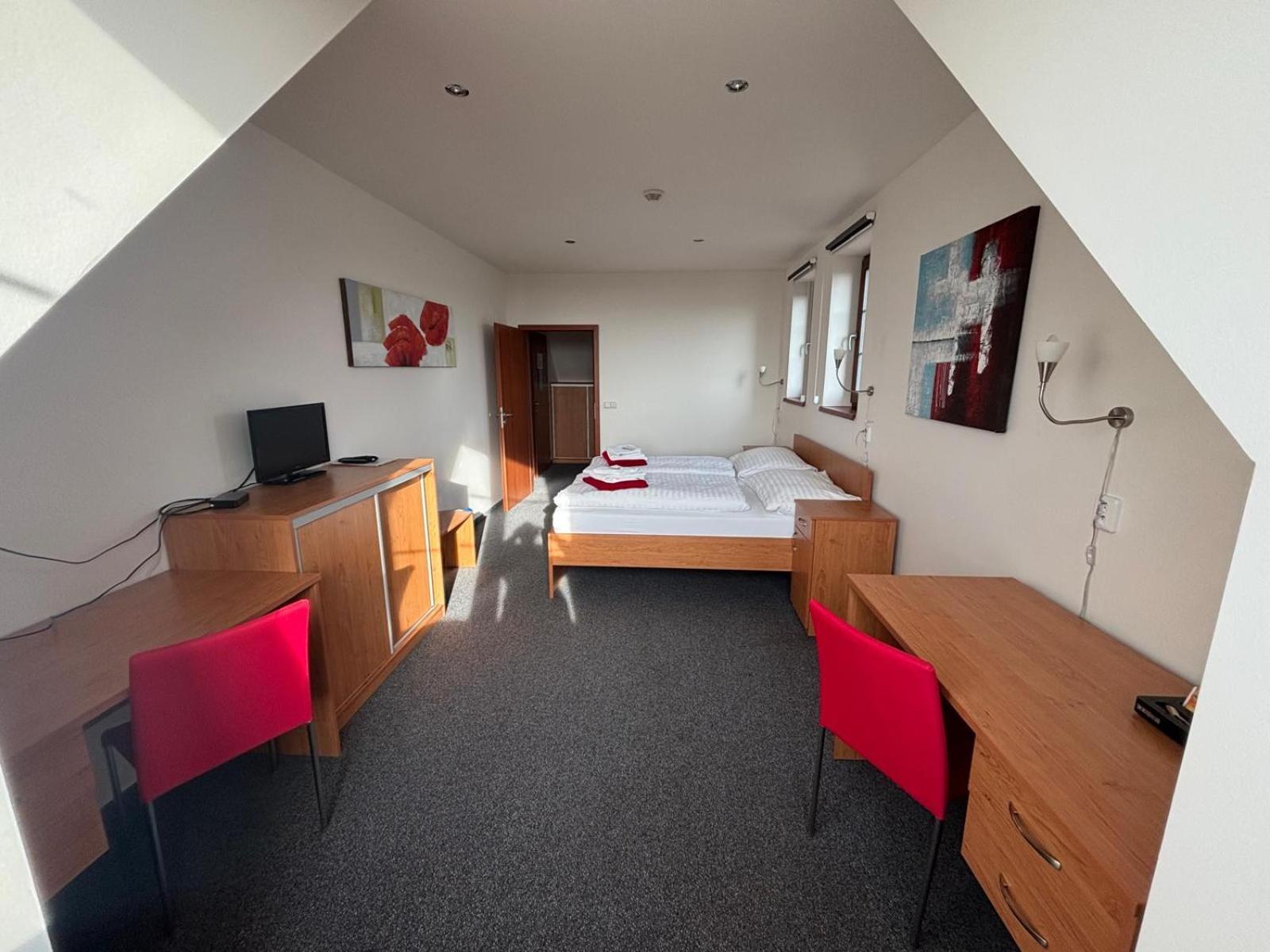 Sport Relax Hotel Na Kopecku Krinec ภายนอก รูปภาพ